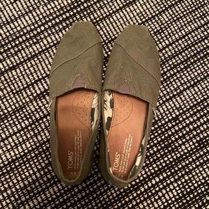 Toms shoes